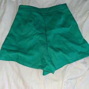 Green high waisted shorts